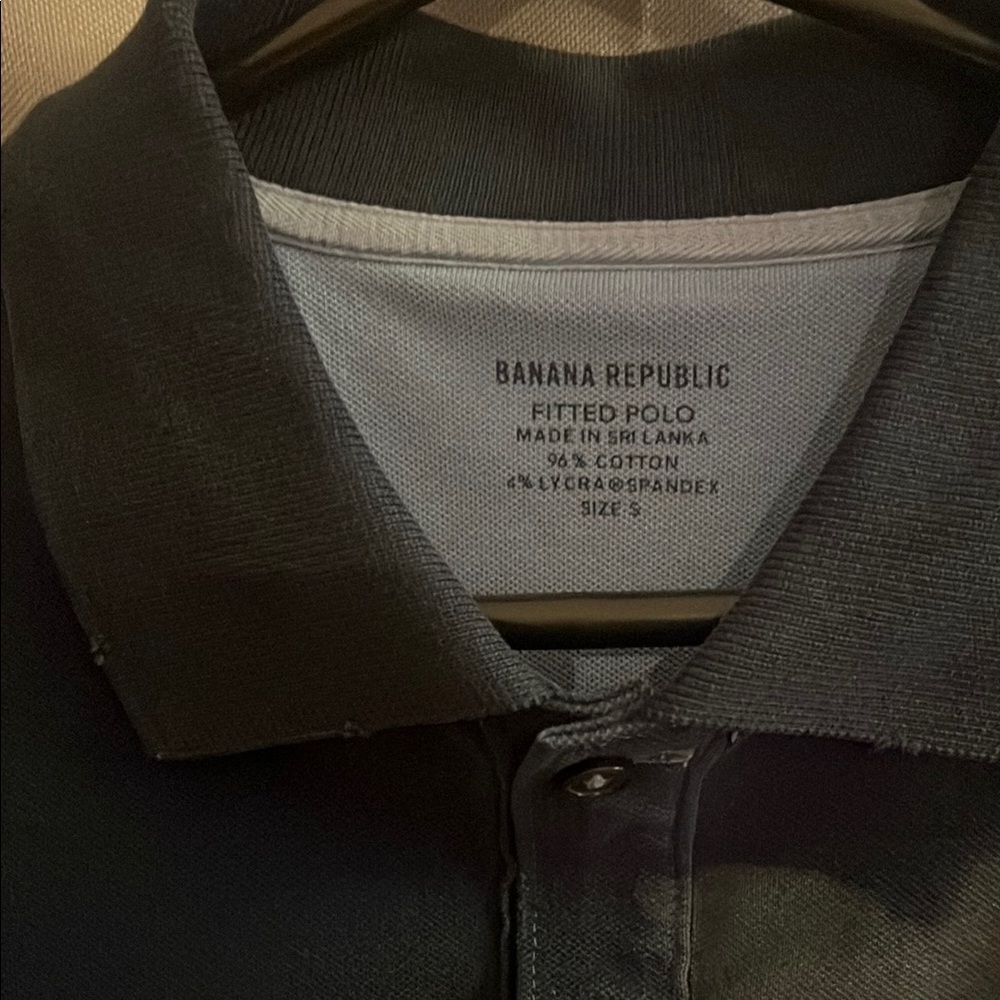 GAP Black Polo Shirt with Unique Graphic - Picture 3 of 4
